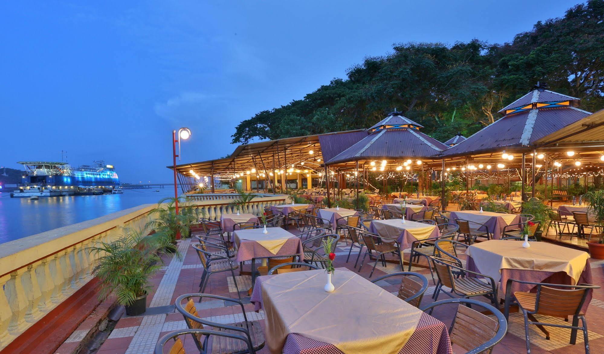 Hotel Mandovi 파나지 외부 사진